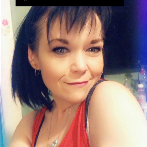 Meet your Posher, Lisa - Picture 2 of 11